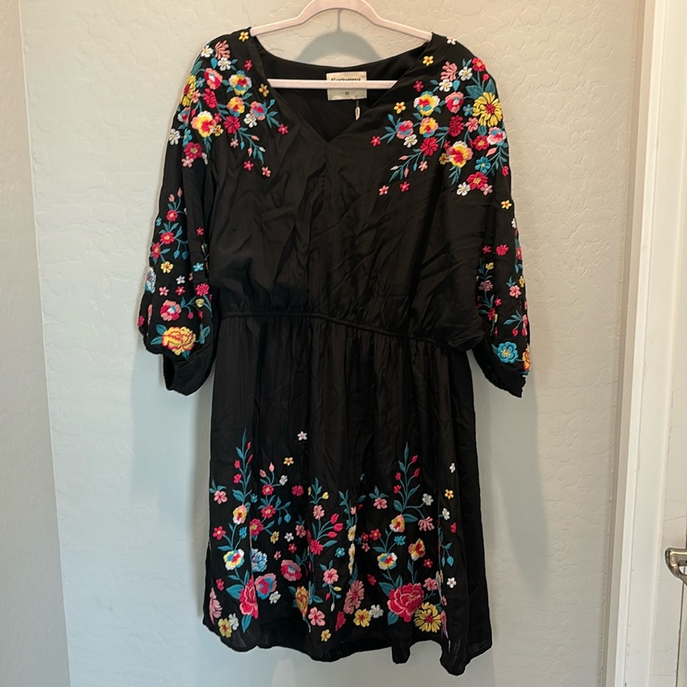 GORGEOUS Savanna Jane dress never used it Tag is lost